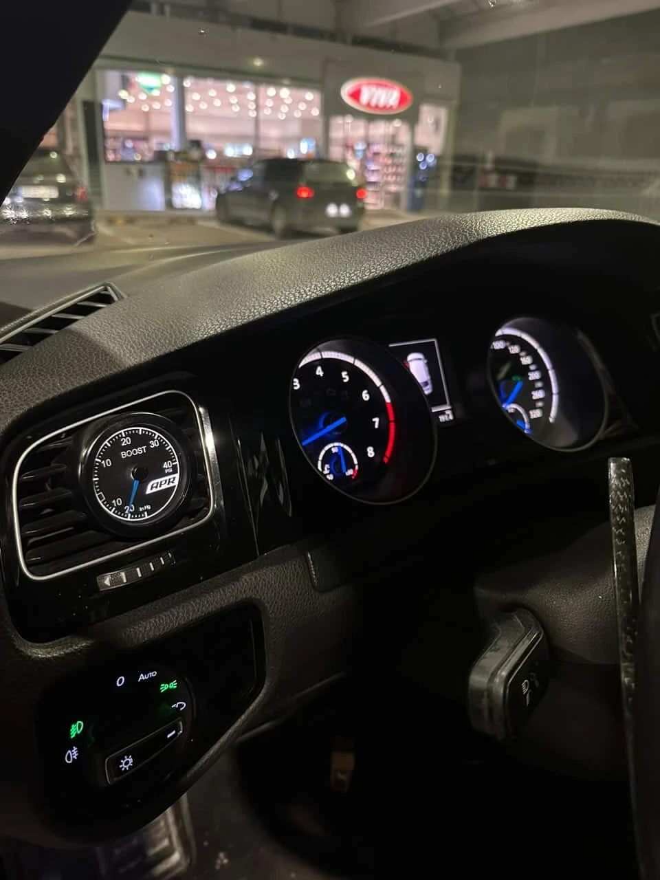 VW Golf, снимка 11 - Автомобили и джипове - 54460333