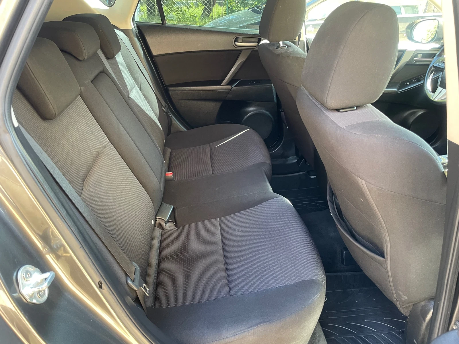 Mazda 3 1.6HDI, снимка 13 - Автомобили и джипове - 54473067