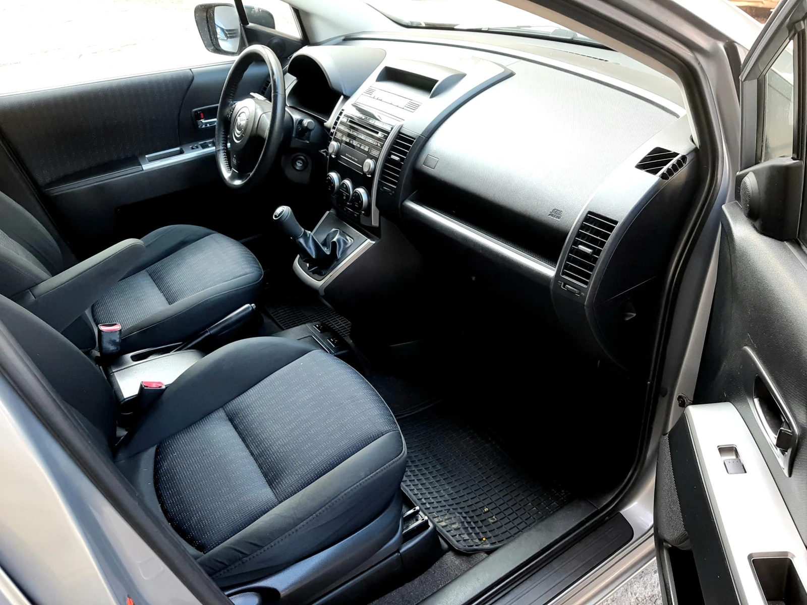 Mazda 5 1.8i-FACELIFT ! ! ! , снимка 9 - Автомобили и джипове - 54663417