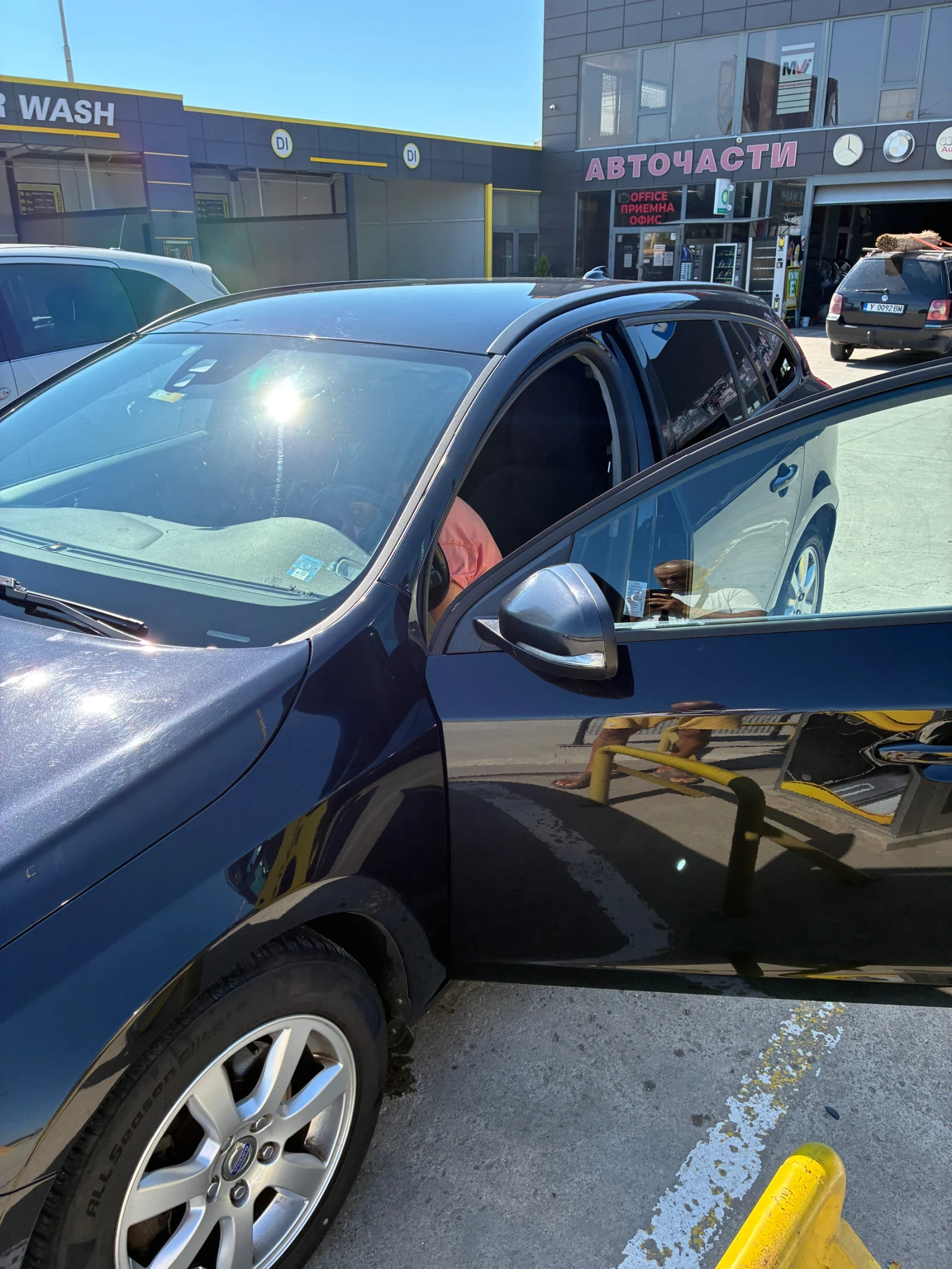 Volvo V60 1.6 drivE, снимка 2 - Автомобили и джипове - 55194324