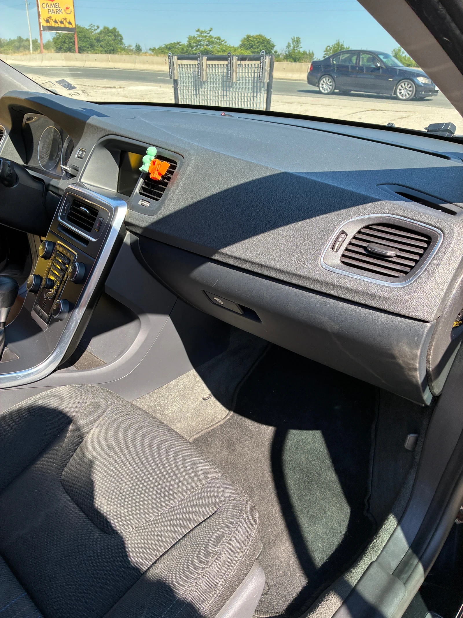Volvo V60 1.6 drivE, снимка 12 - Автомобили и джипове - 55194324
