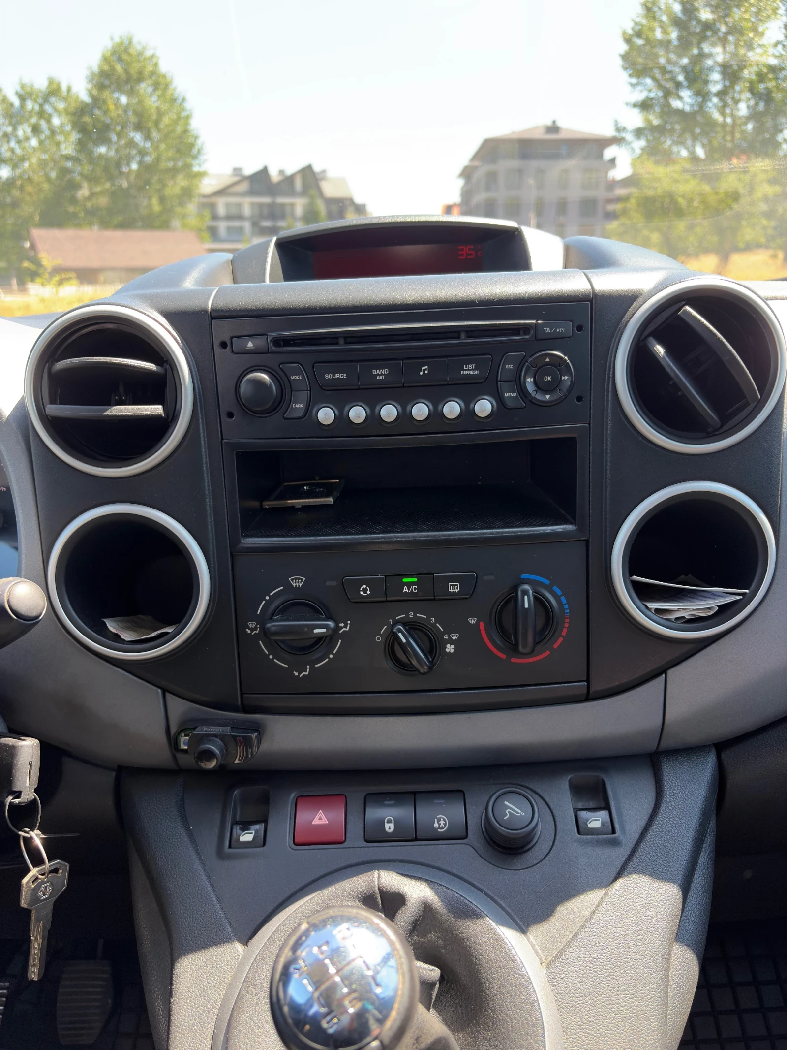 Citroen Berlingo 1.6 hdi XTR, снимка 8 - Автомобили и джипове - 55640667