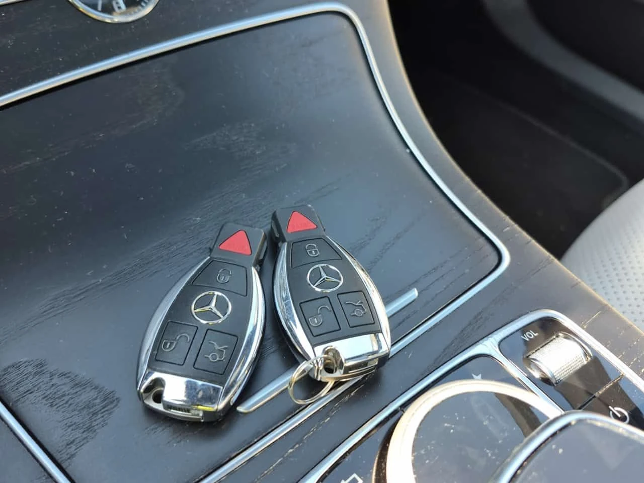 Mercedes-Benz C 300 АМГ ПАКЕТ/CARFAX/ПОДГРЕВ/ПАМЕТ/ПАНОРАМА/, снимка 8 - Автомобили и джипове - 55711784