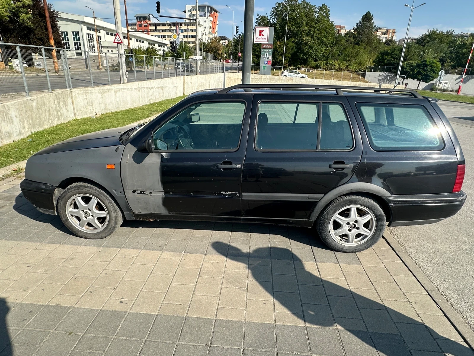 VW Golf 1.9 tdi, снимка 4 - Автомобили и джипове - 55967449