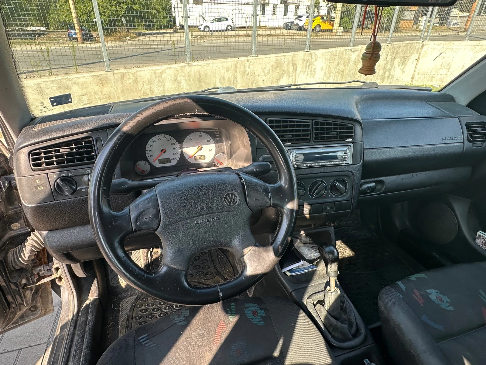 VW Golf 1.9 tdi, снимка 5 - Автомобили и джипове - 55967449