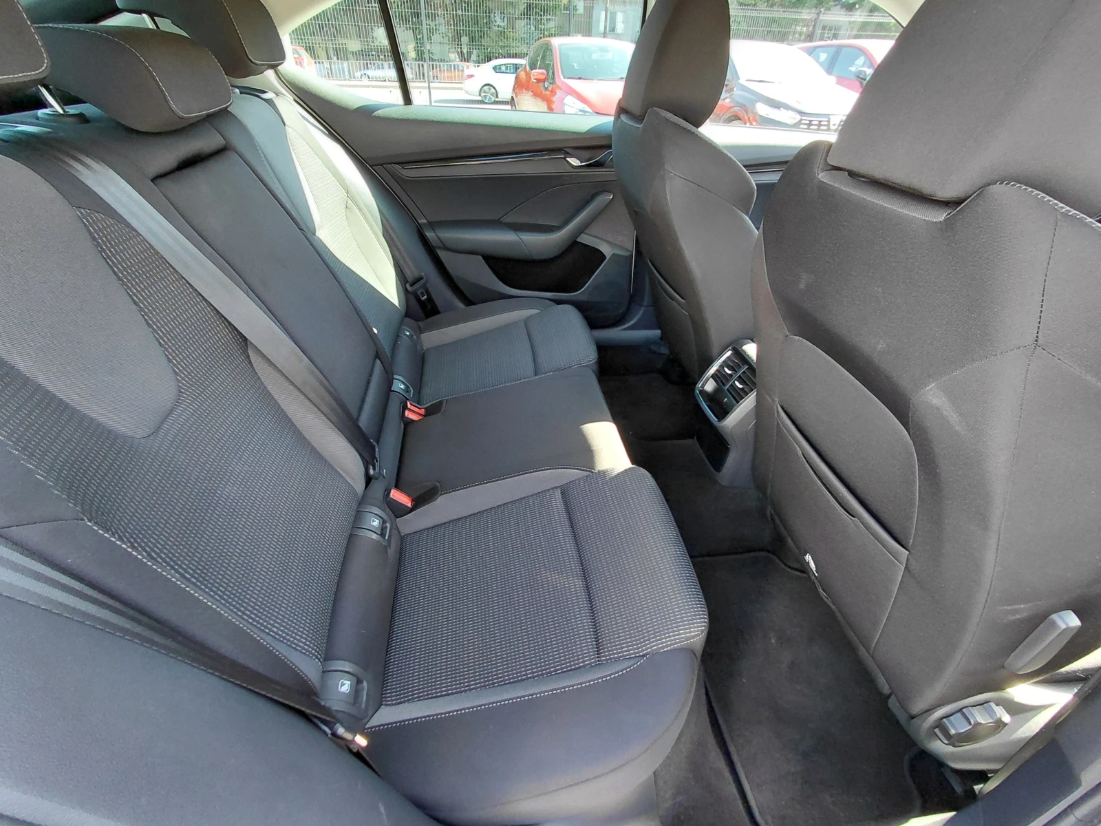 Skoda Octavia 2.0 TDI/115к.с/DSG/Ambition, снимка 14 - Автомобили и джипове - 56021284