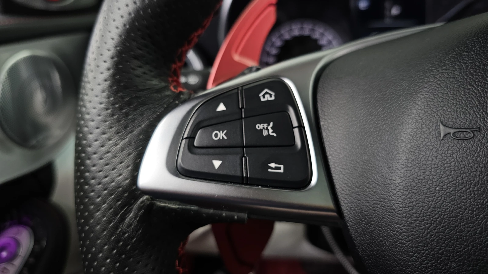 Mercedes-Benz C 43 AMG NIGHT PK* HUD* PANO* ПОДГРЕВ* KEYLESS* КРАЙНА ЦЕНА, снимка 8 - Автомобили и джипове - 56061512