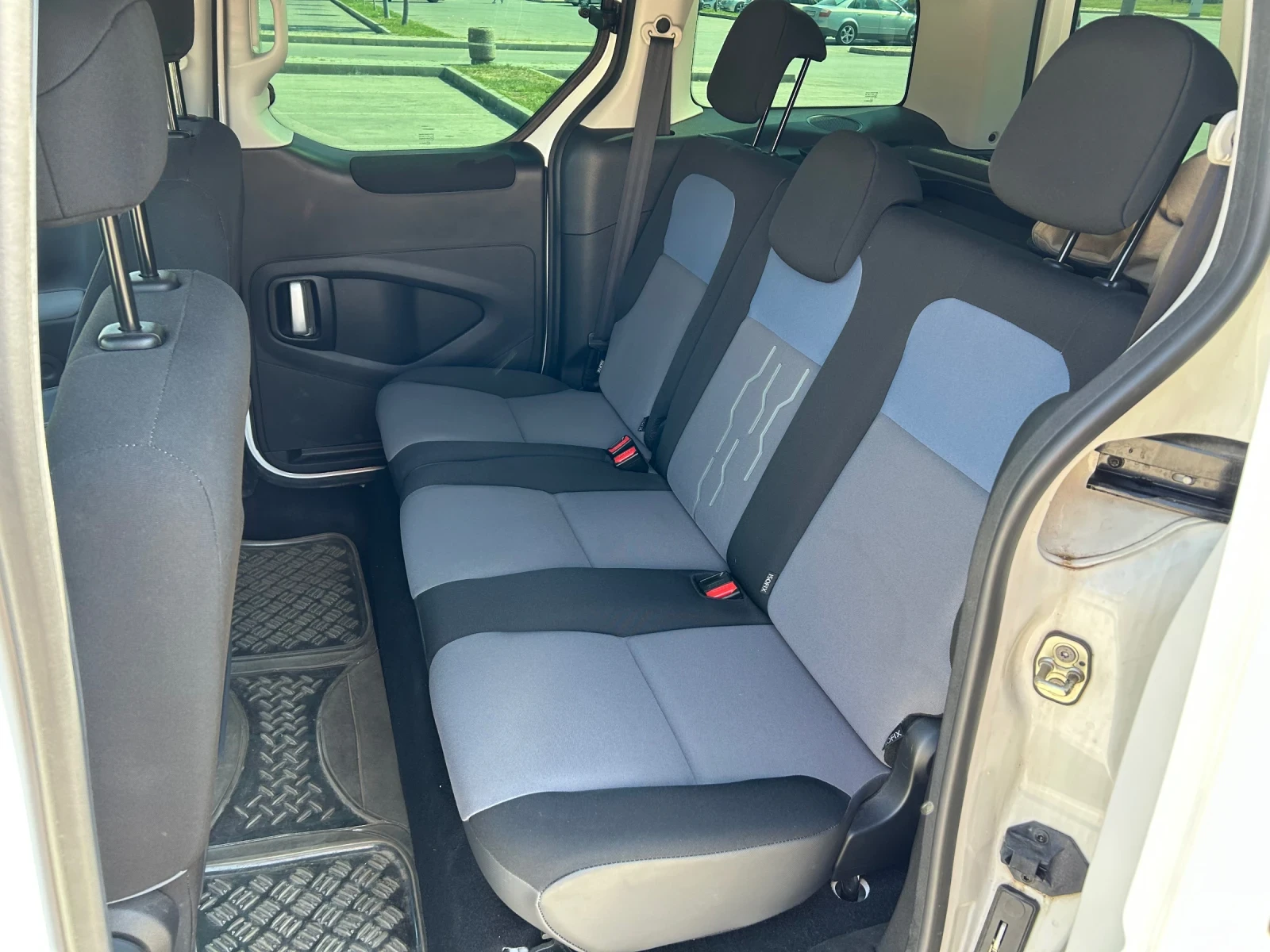 Peugeot Partner Tepee, снимка 6 - Автомобили и джипове - 56163871
