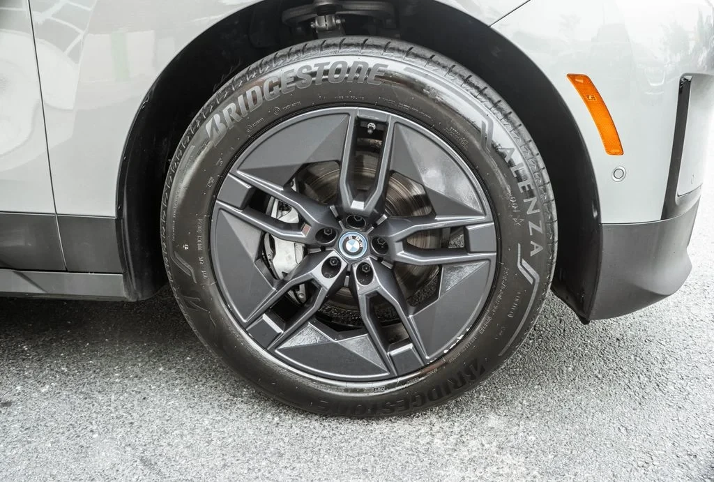 BMW iX xDrive50, снимка 13 - Автомобили и джипове - 56683199
