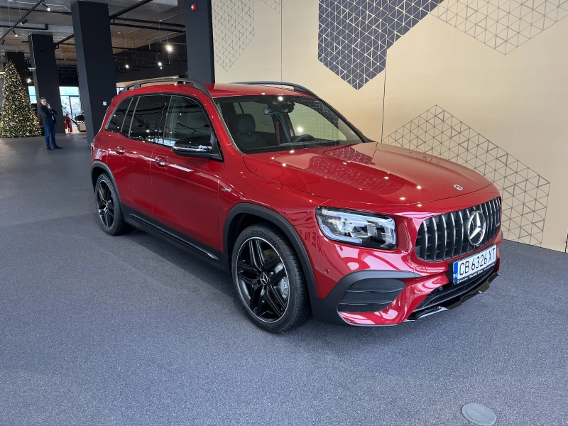 Mercedes-Benz GLB AMG GLB 35 (306 Hp) 4MATIC DCT, снимка 2 - Автомобили и джипове - 48308715