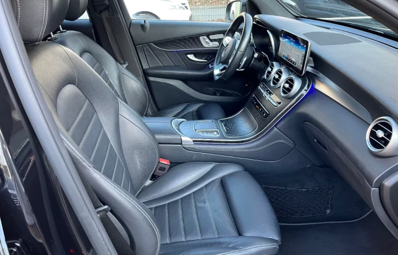 Mercedes-Benz GLC 300 Coupe 4Matic AMG, снимка 7 - Автомобили и джипове - 52040432