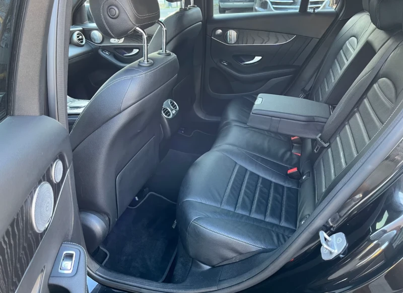 Mercedes-Benz GLC 300 Coupe 4Matic AMG, снимка 8 - Автомобили и джипове - 52040432