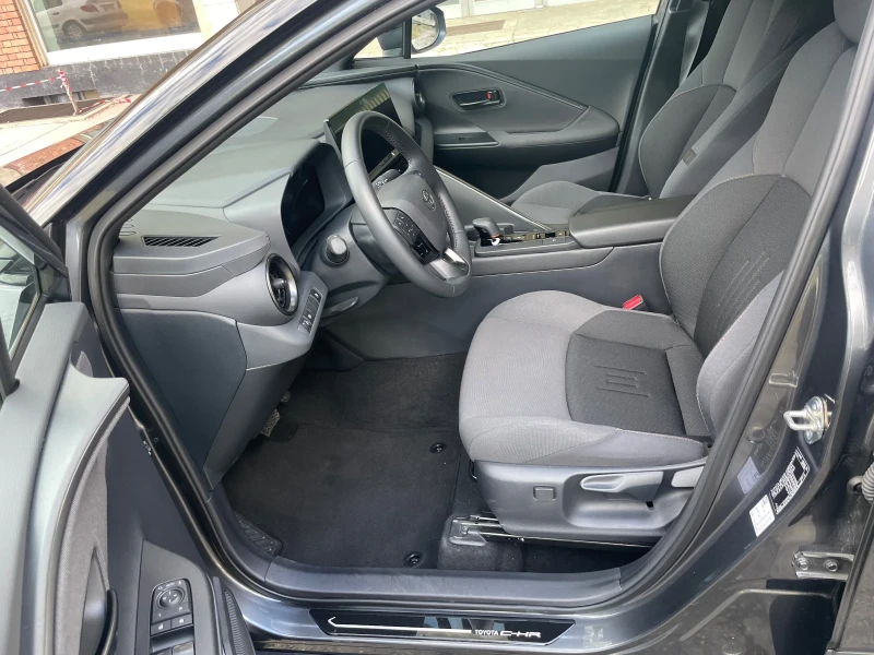 Toyota C-HR 1.8 Hybrid, снимка 8 - Автомобили и джипове - 52049087