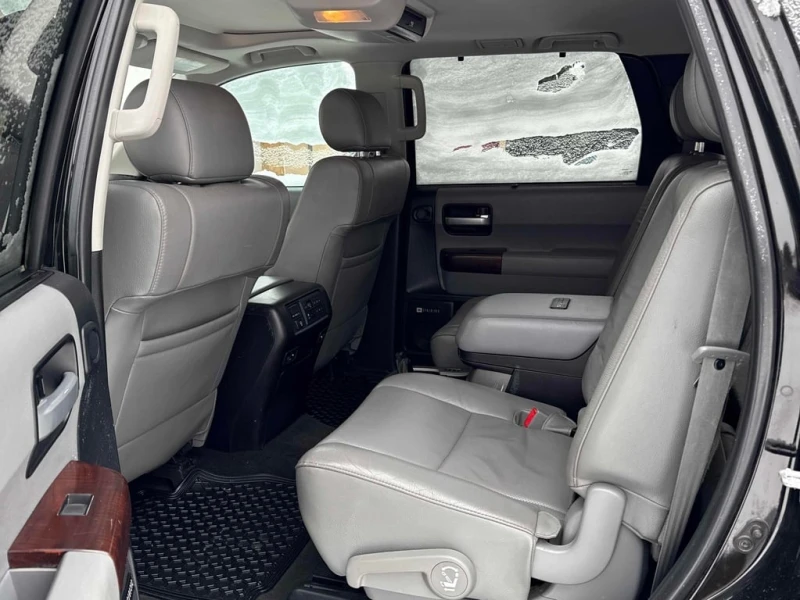 Toyota Sequoia * Platinum * CARFAX * БЕЗ ПЪРВОНАЧАЛНА ВНОСКА, снимка 12 - Автомобили и джипове - 52772924