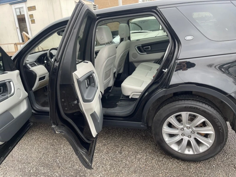 Land Rover Discovery Sport * SE 4WD * CARFAX * ЦЕНА ДО БГ, снимка 11 - Автомобили и джипове - 52866382
