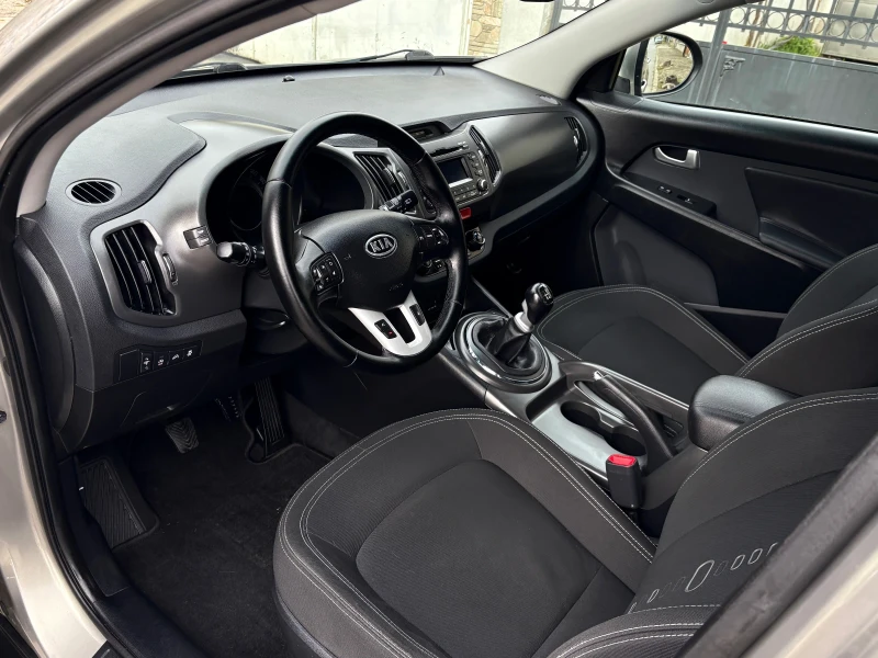 Kia Sportage 1.7CRDI EXECUTUVE* 188 000* СЕРВИЗНА ИСТОРИЯ* , снимка 6 - Автомобили и джипове - 53055692