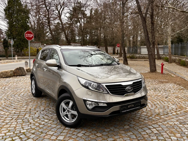 Kia Sportage 1.7CRDI EXECUTUVE* 188 000* СЕРВИЗНА ИСТОРИЯ* , снимка 2 - Автомобили и джипове - 53055692