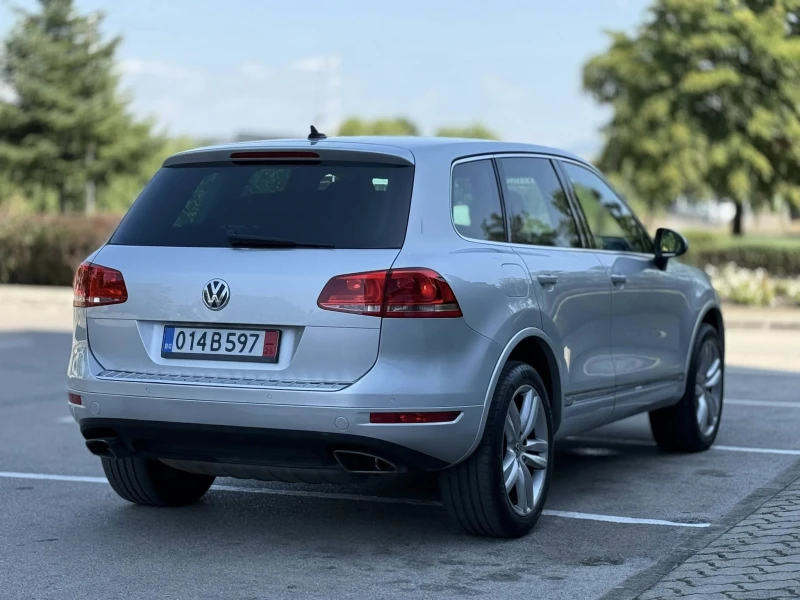 VW Touareg Реални км Сервизна, снимка 8 - Автомобили и джипове - 53230278