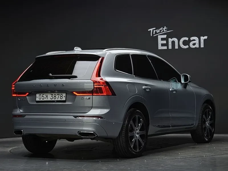 Volvo XC60 2Nd Generation D5 Inscription, снимка 2 - Автомобили и джипове - 55090105