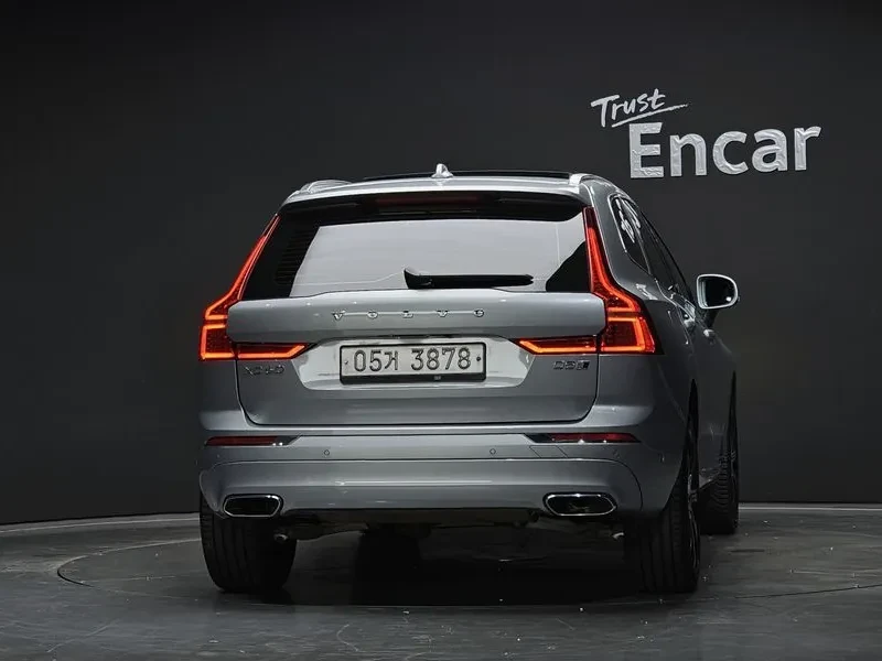 Volvo XC60 2Nd Generation D5 Inscription, снимка 4 - Автомобили и джипове - 55090105