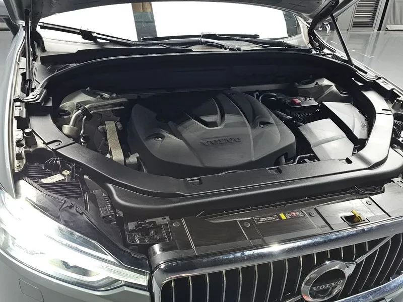 Volvo XC60 2Nd Generation D5 Inscription, снимка 6 - Автомобили и джипове - 55090105