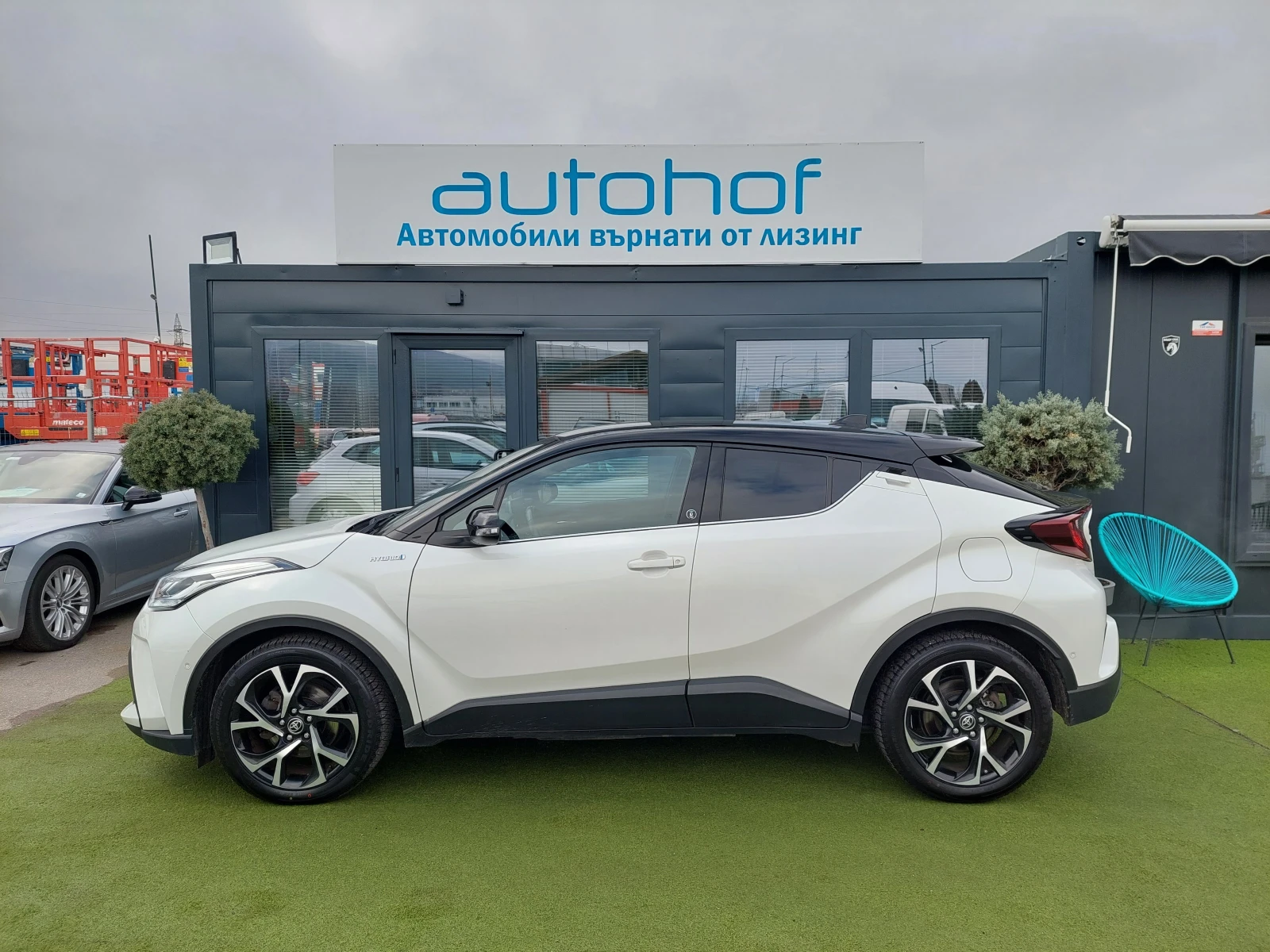 Toyota C-HR 2.0VVT-i/HYBRID/184k.c./e-CVT - изображение 2