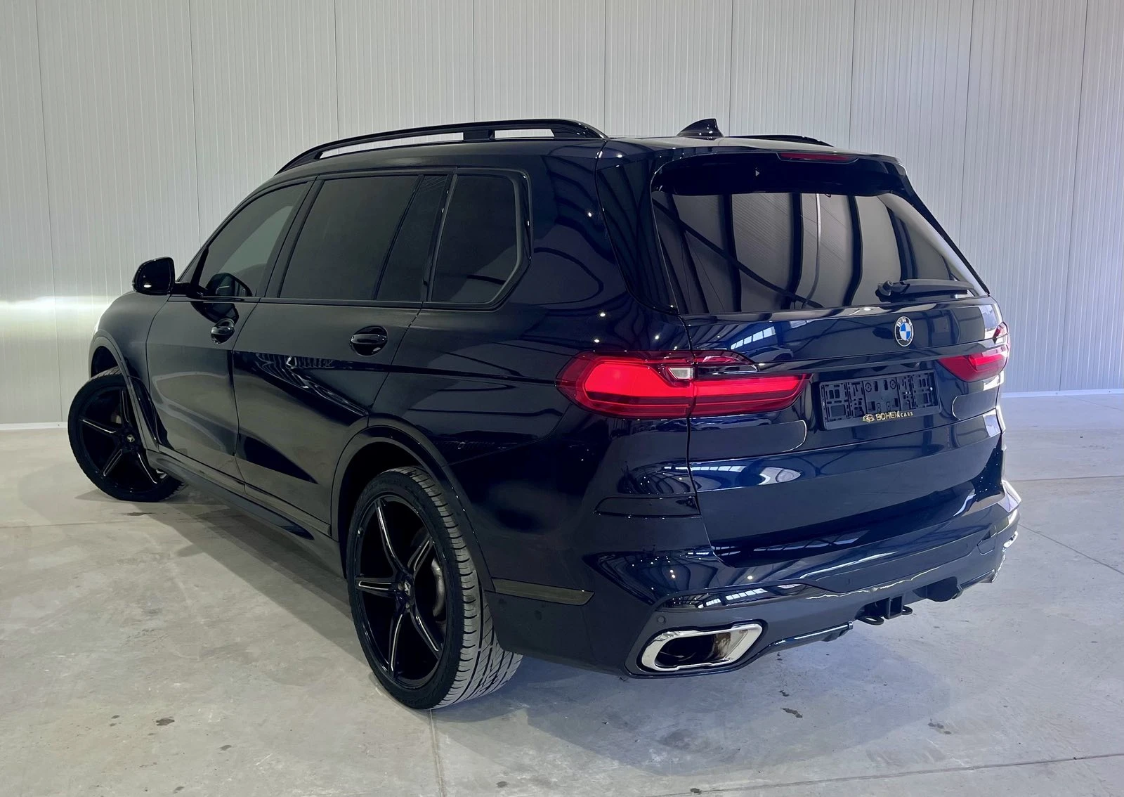 BMW X7 40i M Sport Shadow Line - изображение 3
