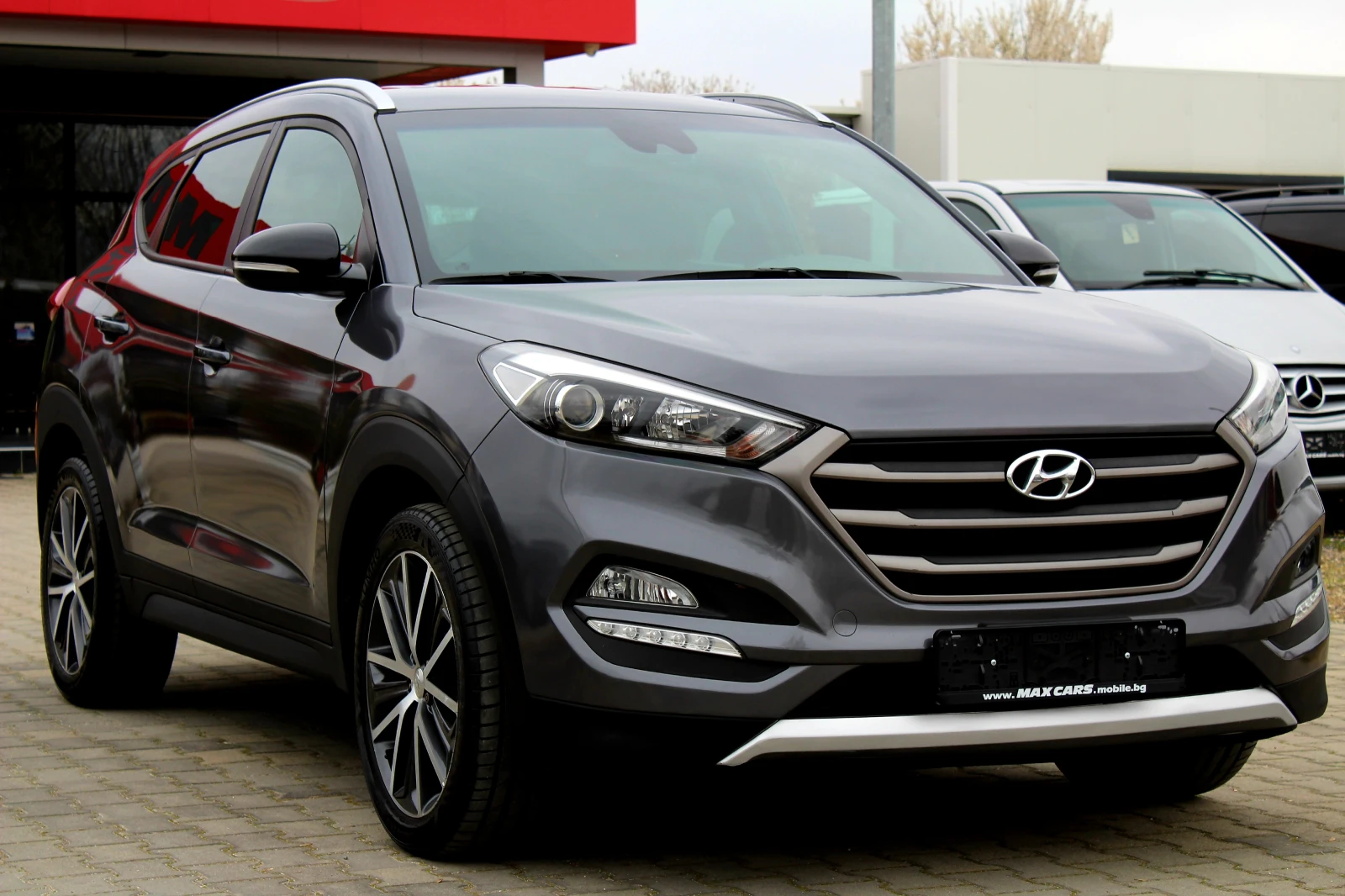 Hyundai Tucson 1.7CRDi СОБСТВЕН ЛИЗИНГ/KEYLESS GO/ЕВРО 6В, снимка 2 - Автомобили и джипове - 53953392