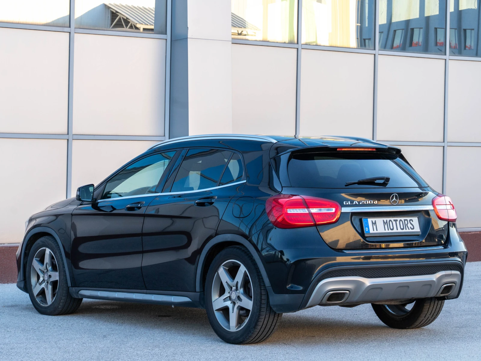 Mercedes-Benz GLA 200 2.2 CDI AMG LED 7G-DCT НАВИГАЦИЯ КОЖА, снимка 6 - Автомобили и джипове - 54235342