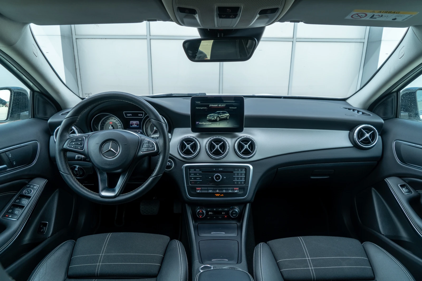 Mercedes-Benz GLA 220 2.2CDI AMG Shadow Line 177 кс Carplay Keyless GO, снимка 11 - Автомобили и джипове - 54235342