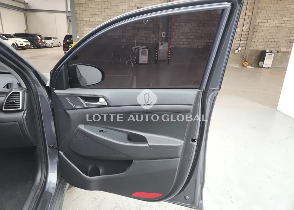 Hyundai Tucson Smart, снимка 9 - Автомобили и джипове - 54895931