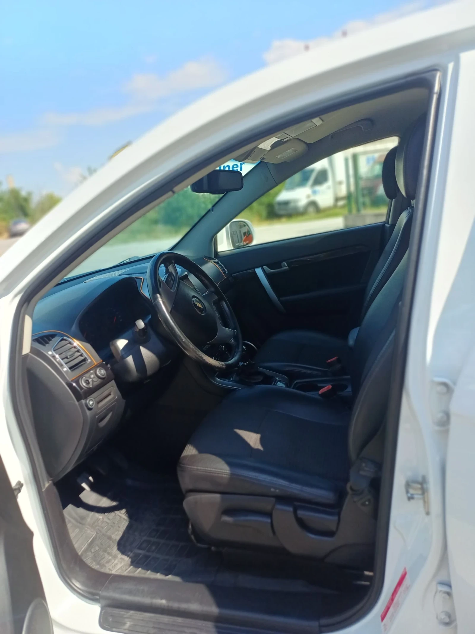 Chevrolet Captiva, снимка 5 - Автомобили и джипове - 55146716