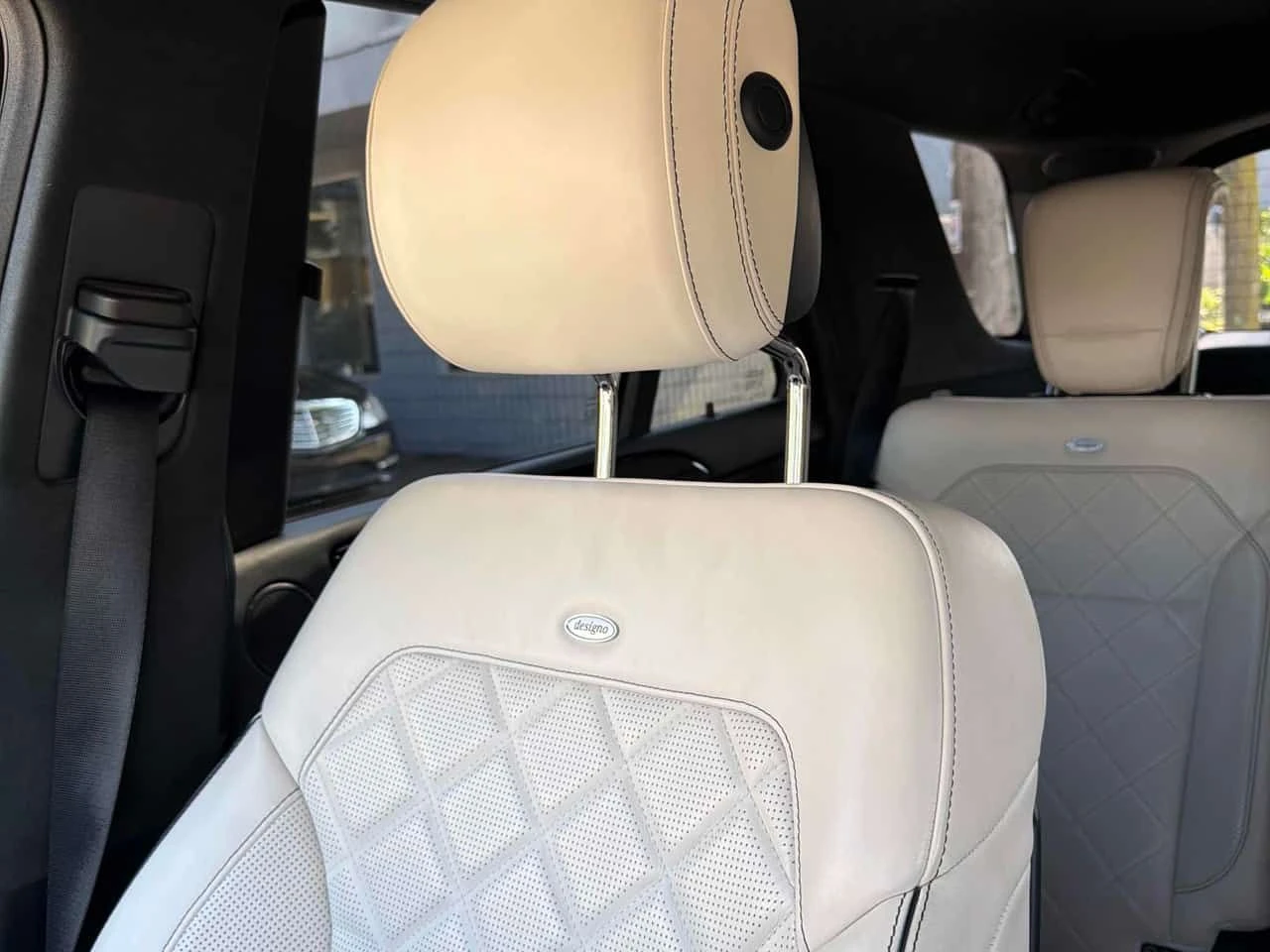 Mercedes-Benz GLE * 550* DESIGNO INTERIOR* АМГ ПАКЕТ* ВЪЗДУХ, снимка 12 - Автомобили и джипове - 55429875