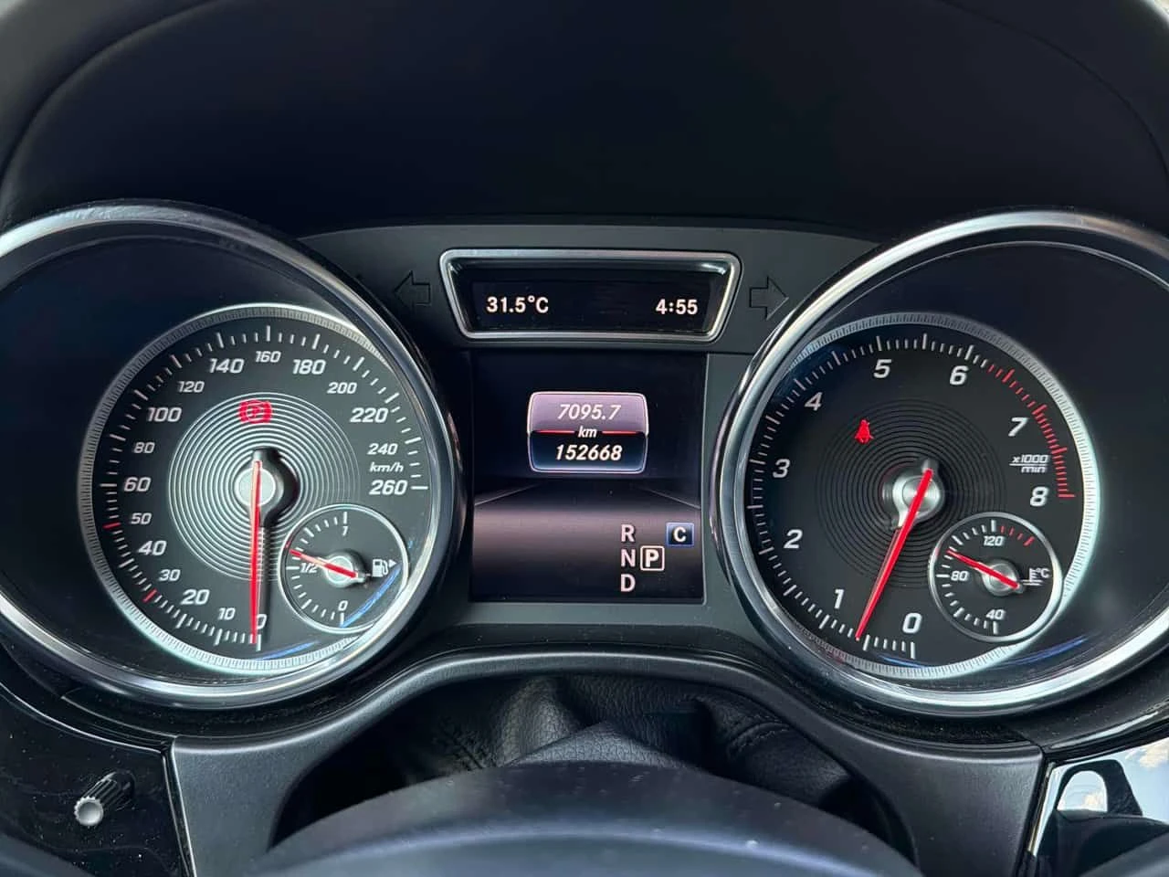 Mercedes-Benz GLE * 550* DESIGNO INTERIOR* АМГ ПАКЕТ* ВЪЗДУХ, снимка 8 - Автомобили и джипове - 55429875