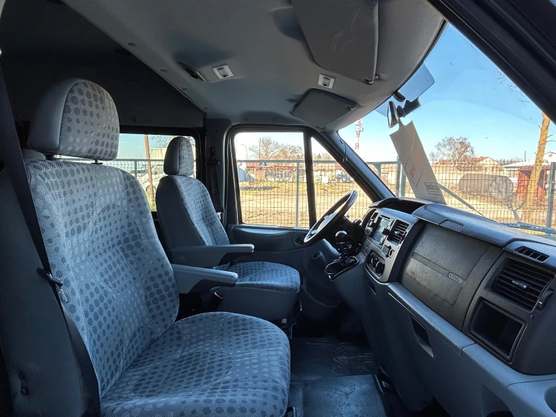 Ford Transit 300 2.2 Tdci 115kc 2013, климатик, лифт за количка, снимка 10 - Бусове и автобуси - 48018007