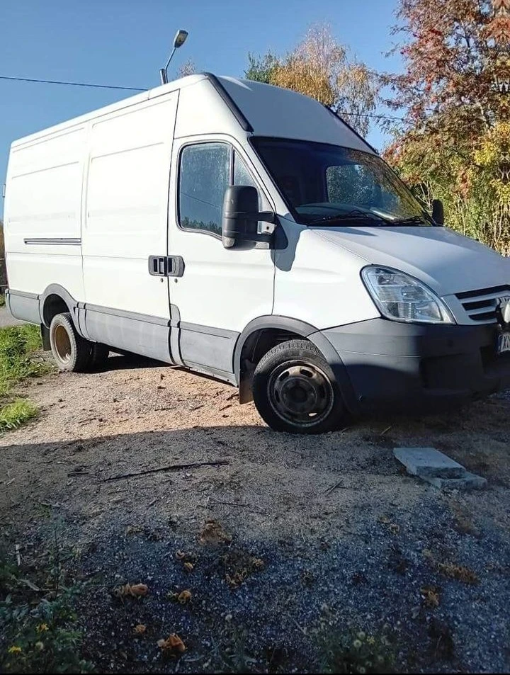 Iveco Daily, снимка 3 - Бусове и автобуси - 47537277