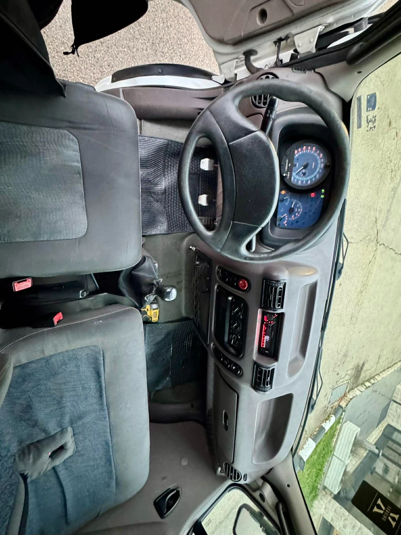 Renault Mascott Б кат* тристранен самосвал  - изображение 7