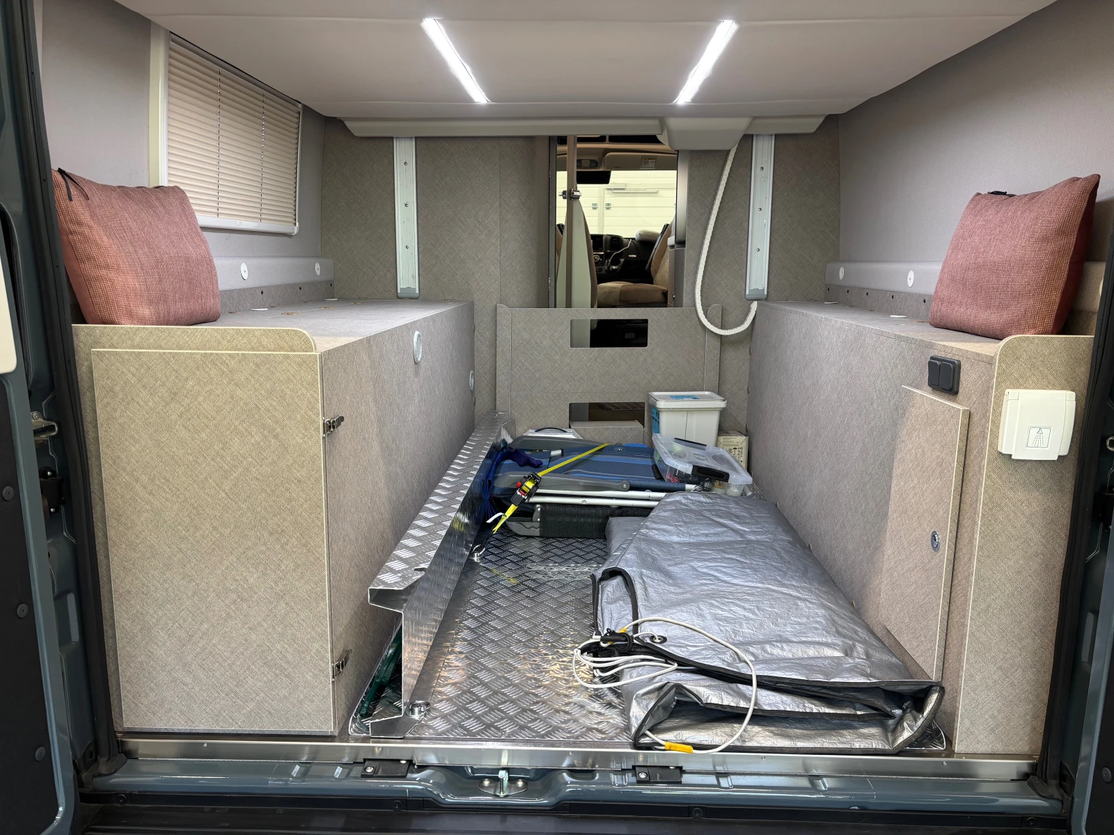 Кемпер Karmann Davis 630 LS, снимка 7 - Каравани и кемпери - 56107659