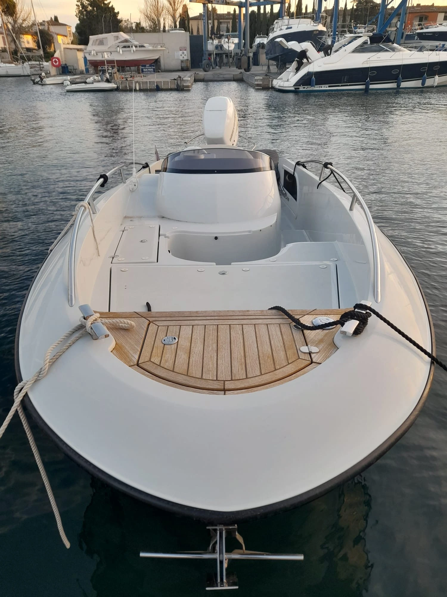 Моторна яхта Quicksilver Libra Open 750 - изображение 2