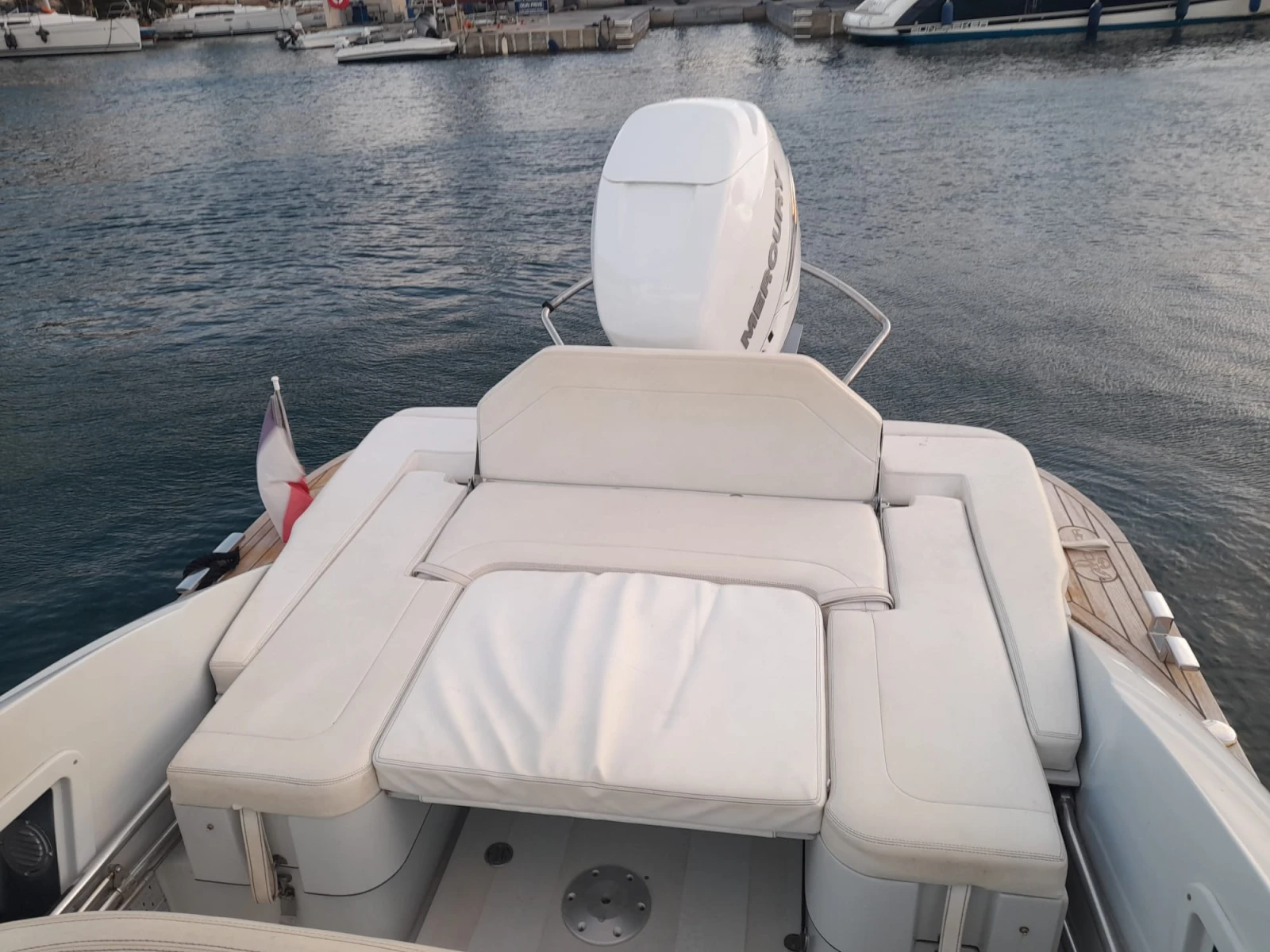 Моторна яхта Quicksilver Libra Open 750 - изображение 10