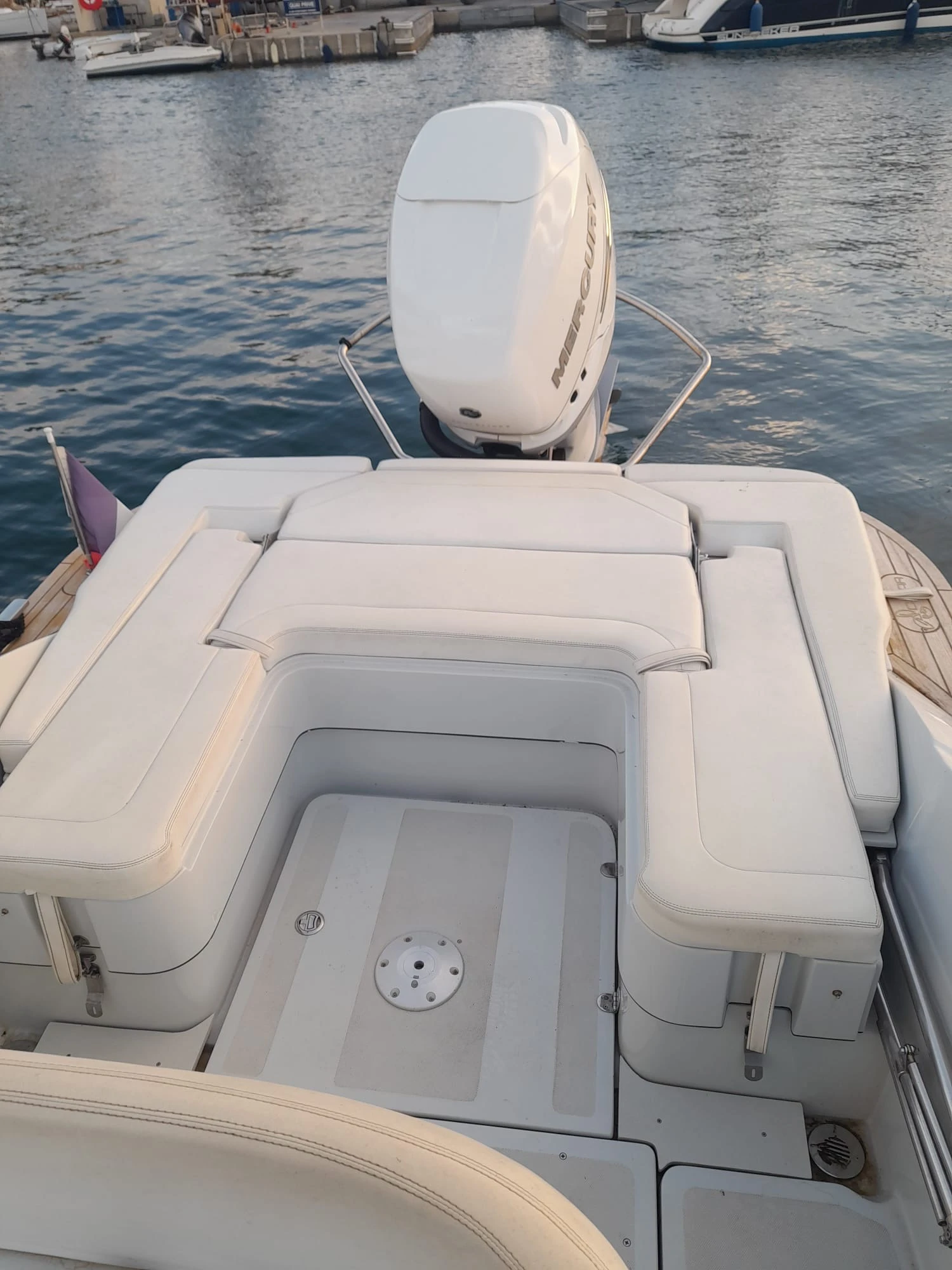 Моторна яхта Quicksilver Libra Open 750 - изображение 4