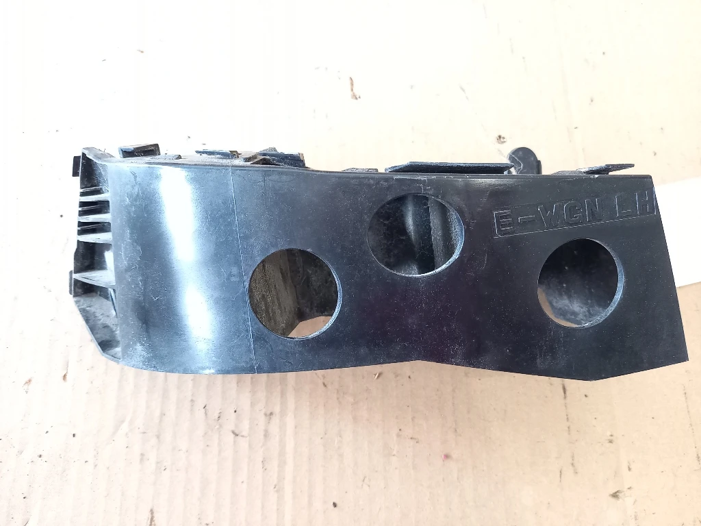 Водач задна броня ляв Субару Аутбек,Легаси (с)