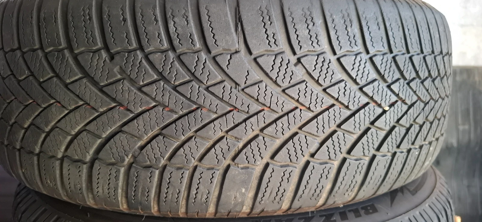    205/55R16  Volvo V40 | Mobile.bg   7