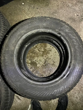 Гуми Зимни 225/65R17, снимка 2 - Гуми и джанти - 46829743