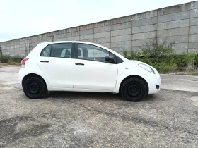 Toyota Yaris 1.0, снимка 3