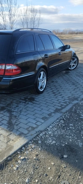     Mercedes-Benz E 320 320