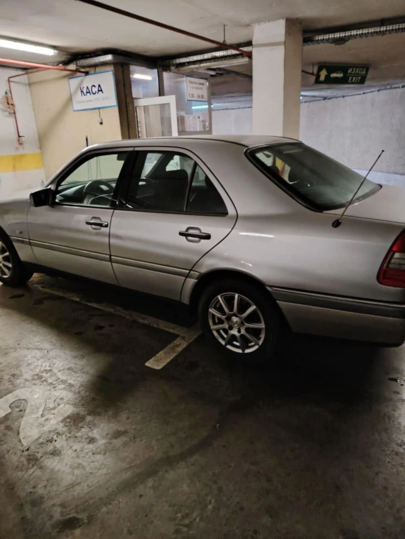 Mercedes-Benz C 180 1.8, снимка 3 - Автомобили и джипове - 49395273