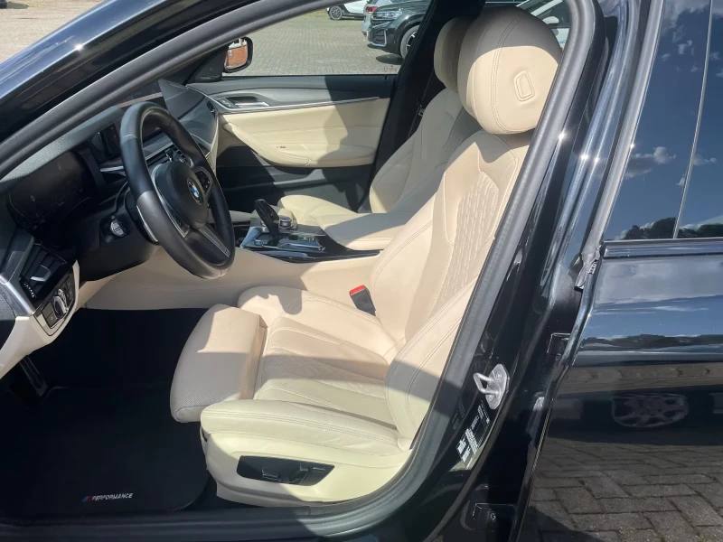 BMW 530 M/286HP/SHDOW-LINE/19/HARMAN/CAM/DIGITAL/726v, снимка 10 - Автомобили и джипове - 51917814
