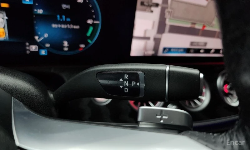 Mercedes-Benz E 220, снимка 9 - Автомобили и джипове - 53136142