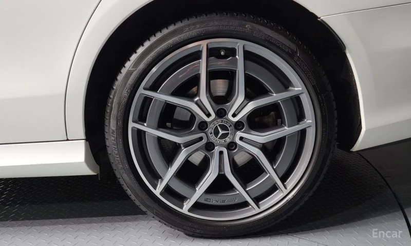 Mercedes-Benz E 220, снимка 5 - Автомобили и джипове - 53136142